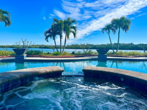 Guest suite - Waterfront -Pool & Hot tub- Walk to Beach